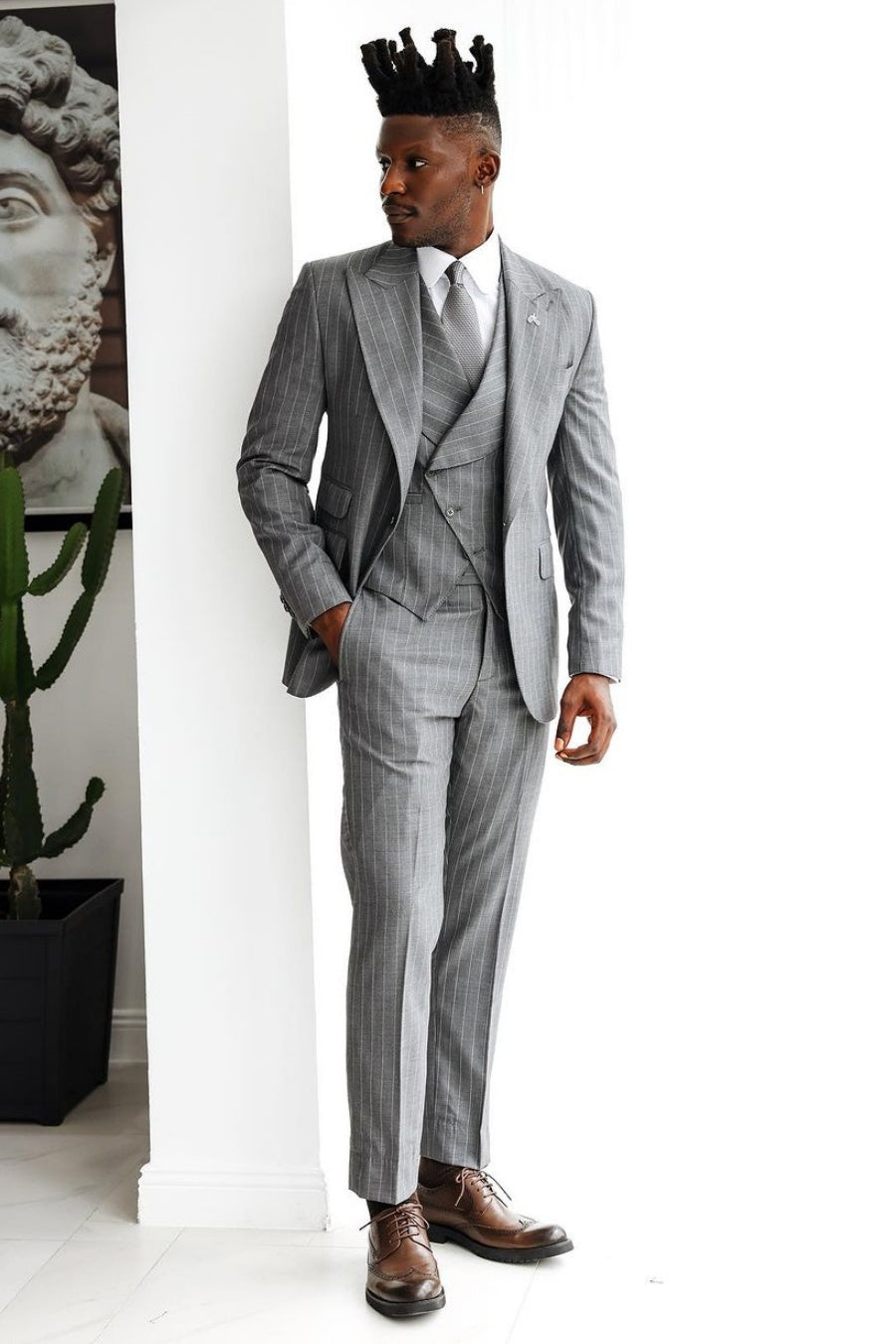 Gray Striped Peaked Lapel 3-Piece Prom Suit