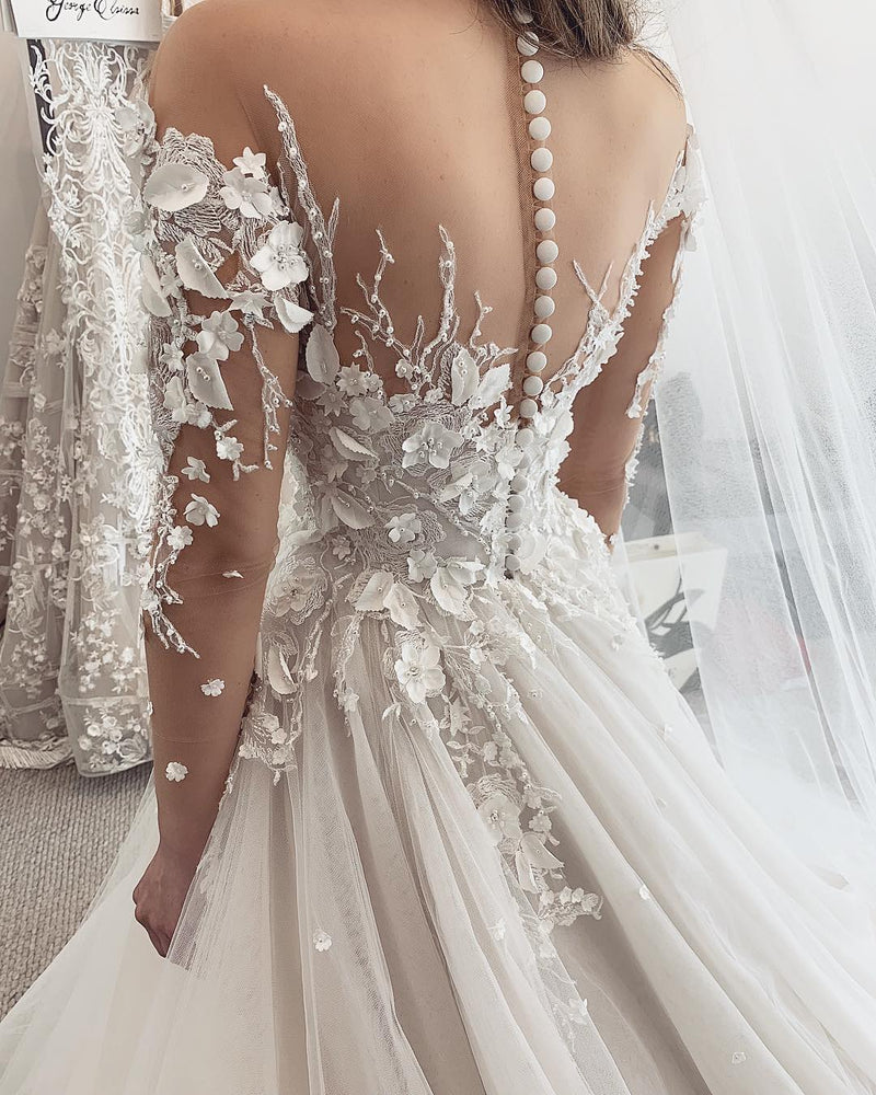 Elegant A-Line Sweetheart Long Sleeve Appliques Lace Tulle Wedding Dress-showprettydress