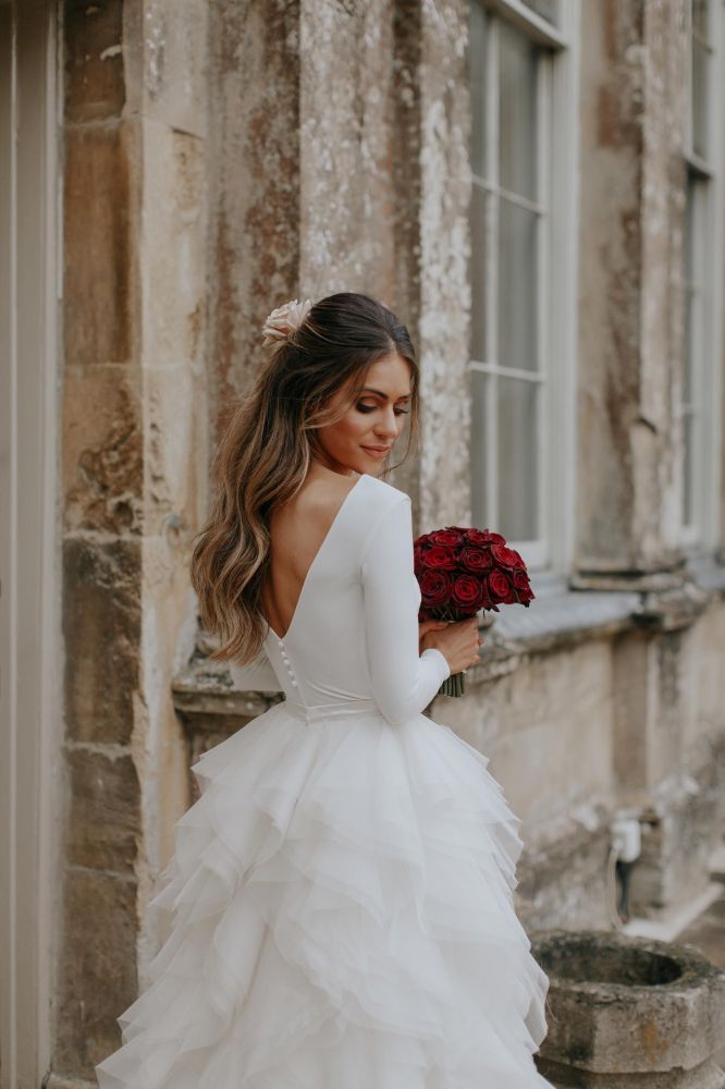 Elegant Lace Applique Wedding Dresses Sleeveless With Split-showprettydress