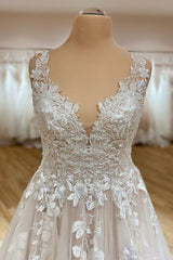 Elegant Long A-Line Sweetheart Appliques Lace Tulle Wedding Dress-showprettydress