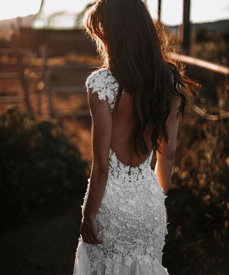 Elegant Long Mermaid Sweetheart Tulle Lace Backless Wedding Dress-showprettydress