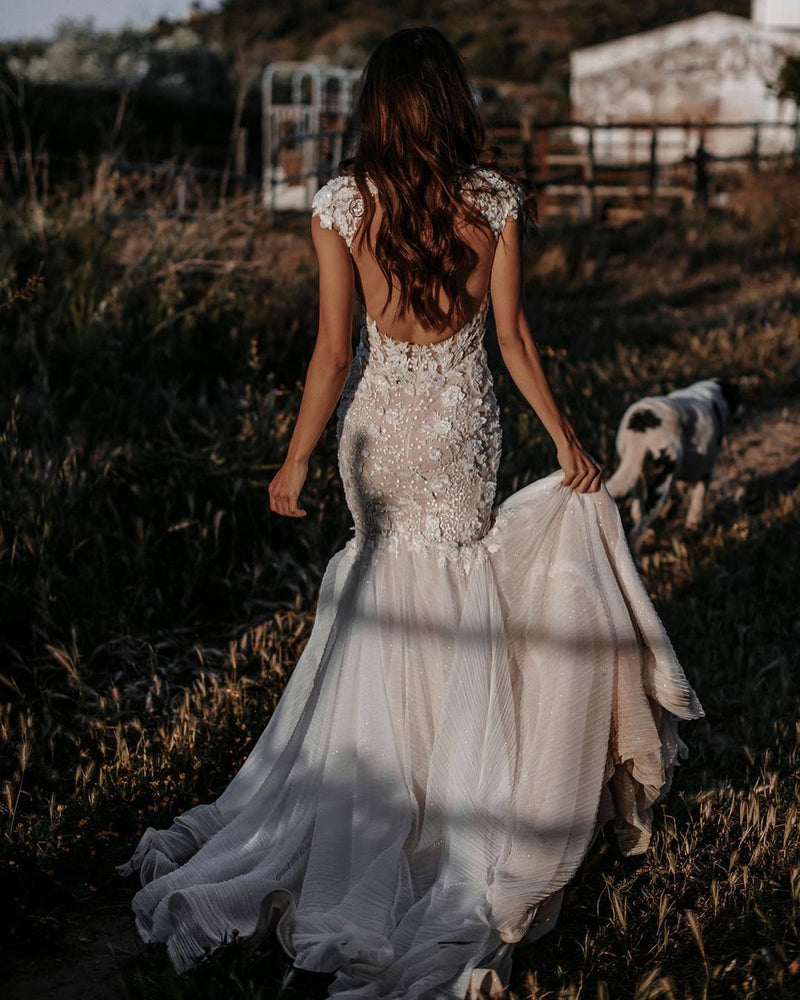 Elegant Long Mermaid Sweetheart Tulle Lace Backless Wedding Dress-showprettydress