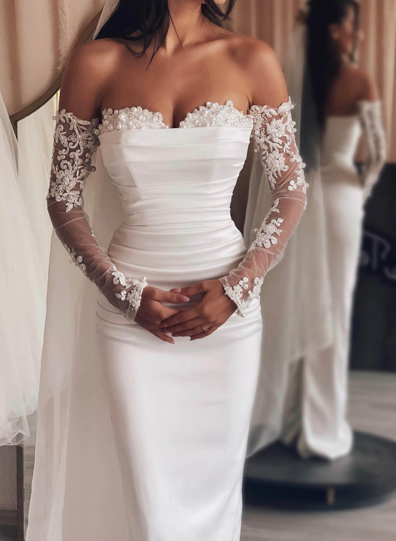 Elegant Sweetheart Detachable Train Lace Sleeves Wedding Dresses-Showprettydress