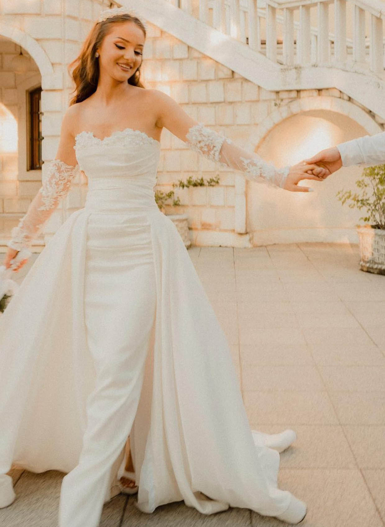 Elegant Sweetheart Detachable Train Lace Sleeves Wedding Dresses-Showprettydress