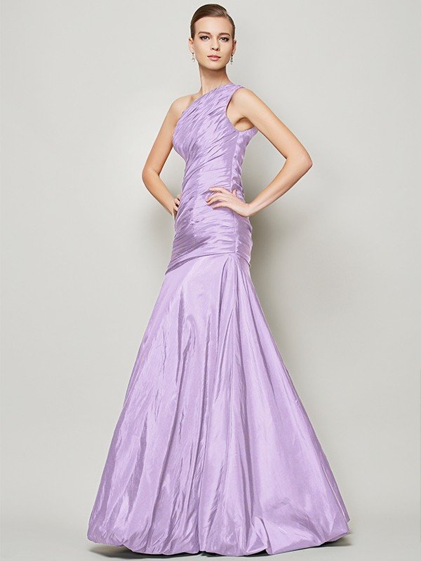 Fabulous Sleeveless One Shoulders Pleats Long Taffeta Bridesmaid Dresses-Showprettydress
