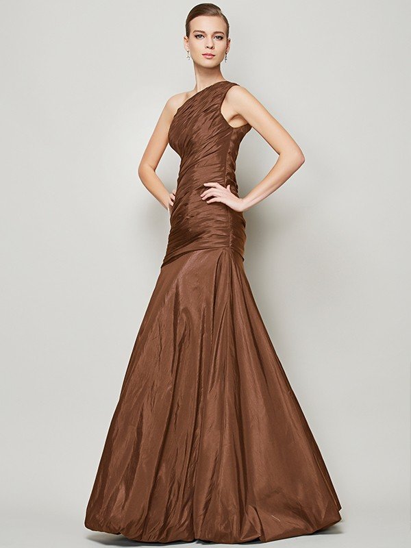 Fabulous Sleeveless One Shoulders Pleats Long Taffeta Bridesmaid Dresses-Showprettydress