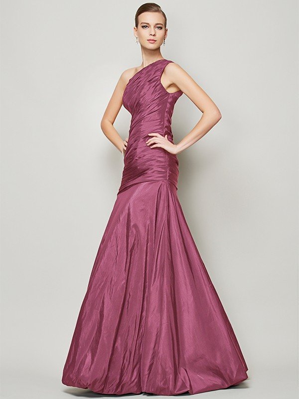 Fabulous Sleeveless One Shoulders Pleats Long Taffeta Bridesmaid Dresses-Showprettydress