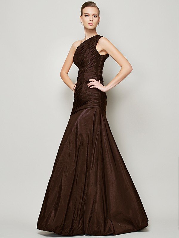 Fabulous Sleeveless One Shoulders Pleats Long Taffeta Bridesmaid Dresses-Showprettydress