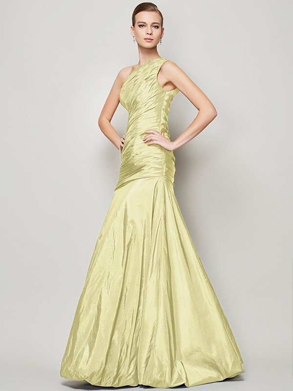 Fabulous Sleeveless One Shoulders Pleats Long Taffeta Bridesmaid Dresses-Showprettydress
