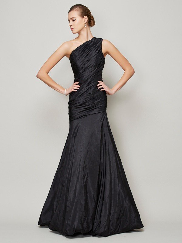 Fabulous Sleeveless One Shoulders Pleats Long Taffeta Bridesmaid Dresses-Showprettydress