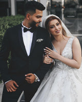 Glamorous V-Neck Sleeveless Wedding Dress Ball Gown Lace Bridal Wear-showprettydress