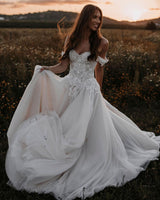 Gorgeous Long A-line Off-the-shoulder Tulle Wedding Dress with Appliques Lace-showprettydress