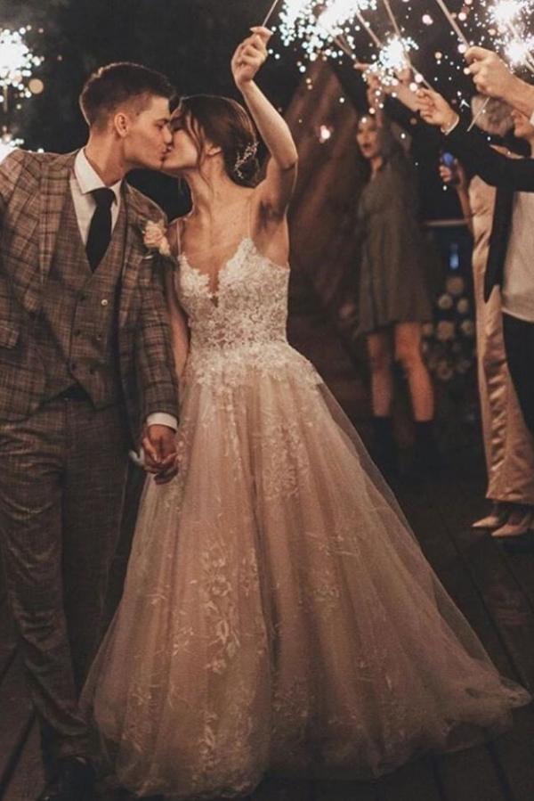 Gorgeous Long A-line V-neck Tulle Lace Spaghetti Straps Wedding Dress-showprettydress