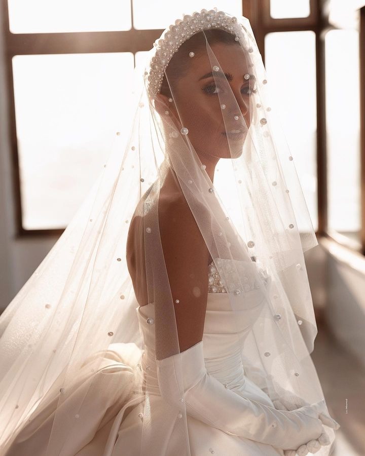 Gorgeous Long Ball Gown Strapless Satin Wedding Dress With Beadings Online-showprettydress
