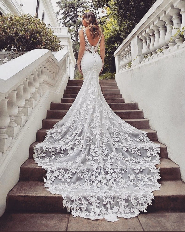 Gorgeous Mermaid V-neck Lace Wedding Dress-showprettydress