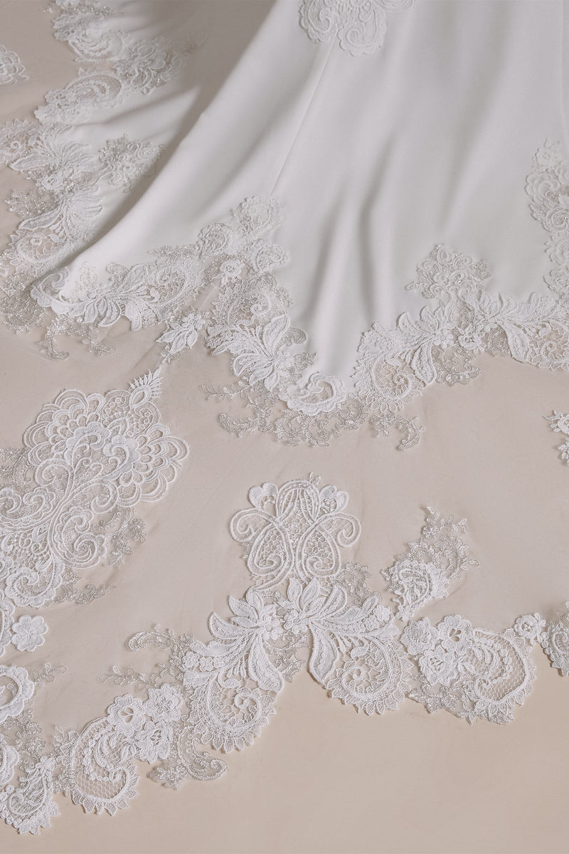Halter Lace Applique Mermaid Wedding Dress | Showprettydress Design-showprettydress