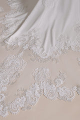 Halter Lace Applique Mermaid Wedding Dress | Showprettydress Design-showprettydress