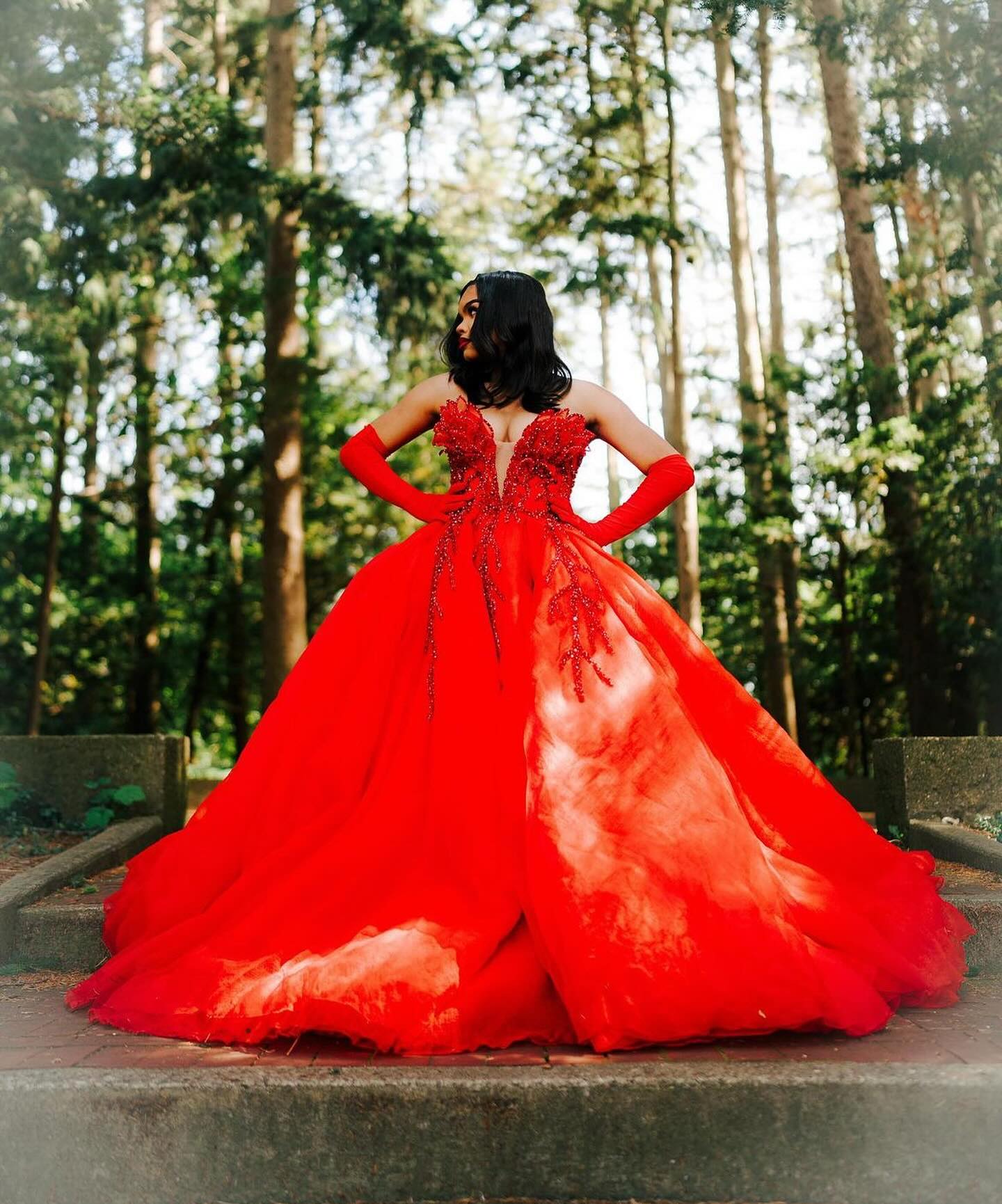Hot Red Sweetheart Tulle Appliques V-neck Puffy Ball Prom Dress-showprettydress