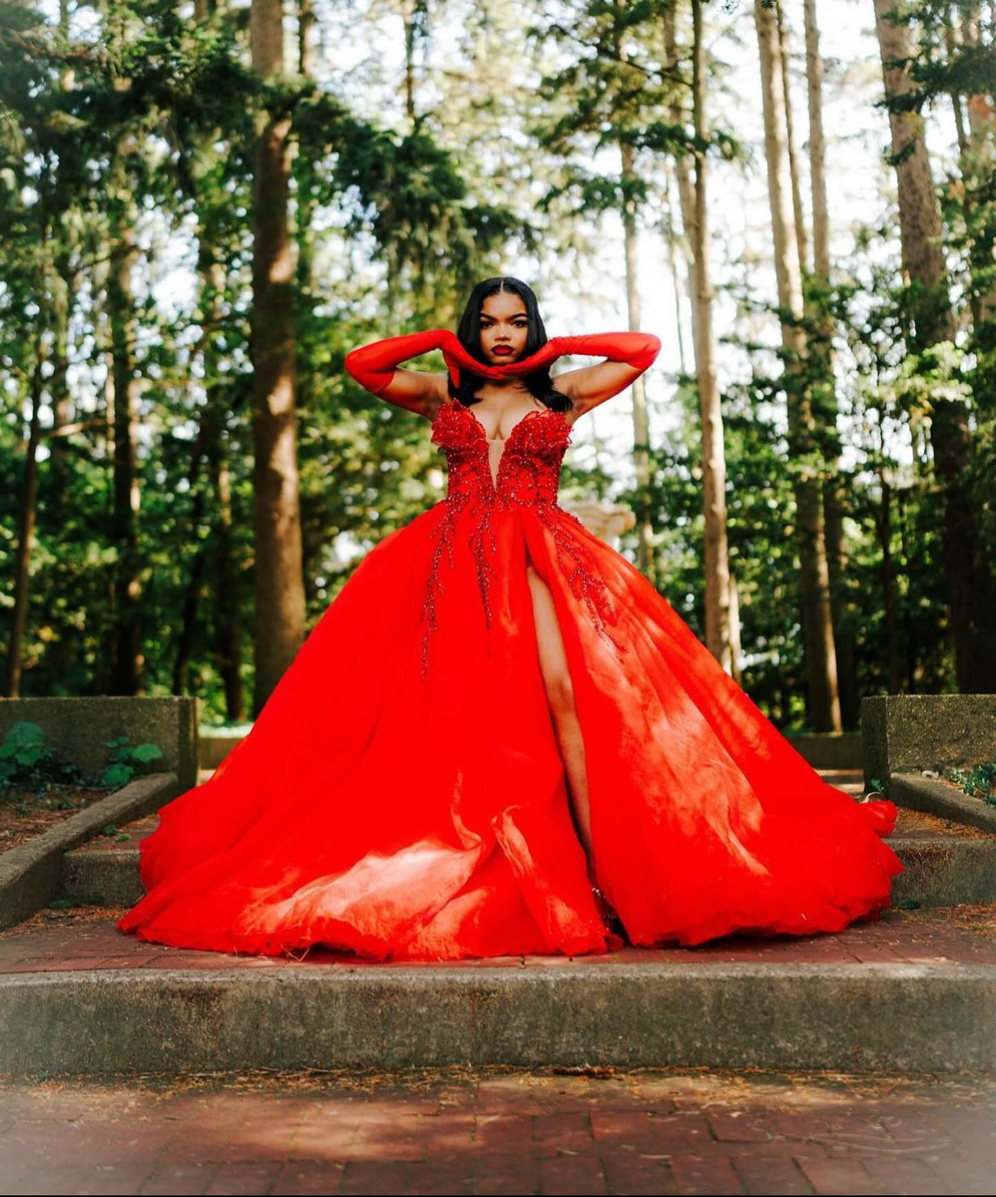 Hot Red Sweetheart Tulle Appliques V-neck Puffy Ball Prom Dress-showprettydress