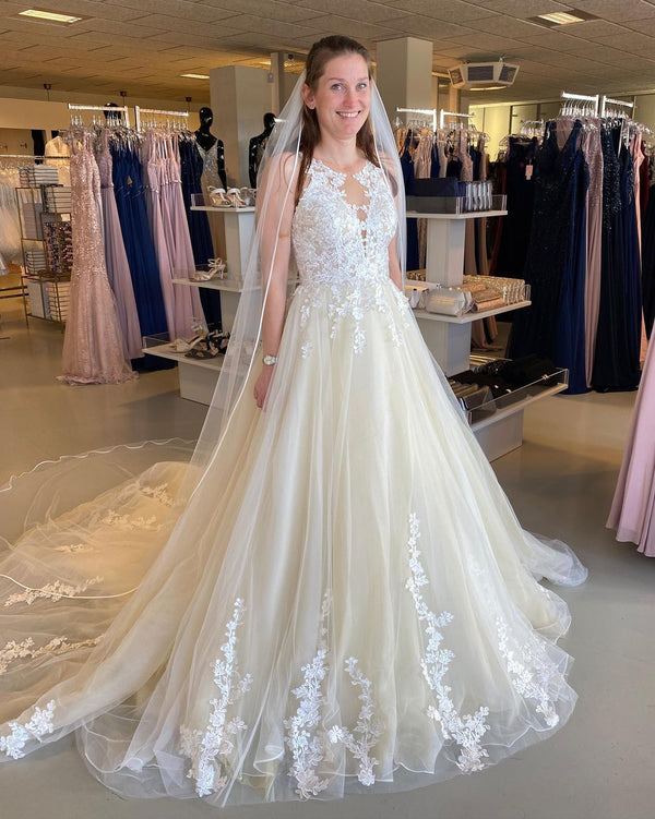 Long A-Line Appliques Lace Tulle Ruffles Backless Wedding Dress-showprettydress