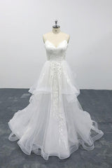 Long A-line Sweetheart Appliques Spaghetti Strap Tulle Wedding Dress-showprettydress