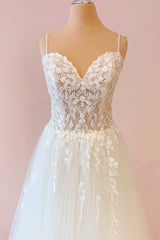 Long A-Line Sweetheart Tulle Appliques Lace Wedding Dress-showprettydress
