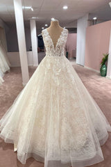 Long A-Line V-neck Wide Straps Appliques Lace Tulle Wedding Dress-showprettydress