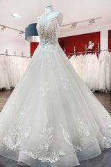 Long Ball Gown V-neck Spaghetti Straps Tulle Lace Wedding Dress-showprettydress