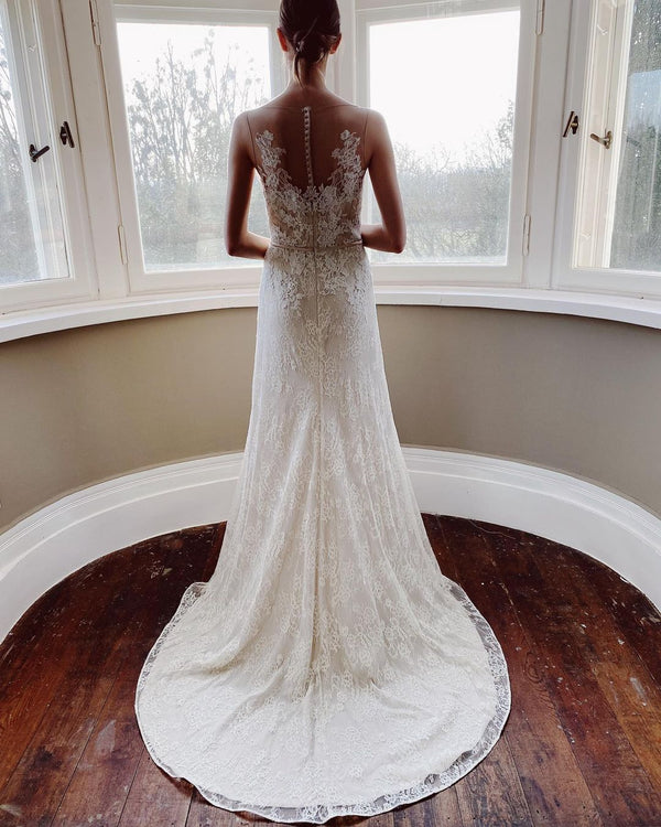 Long Mermaid Bateau Appliques Lace Wedding Dress With Pearl Sash-showprettydress