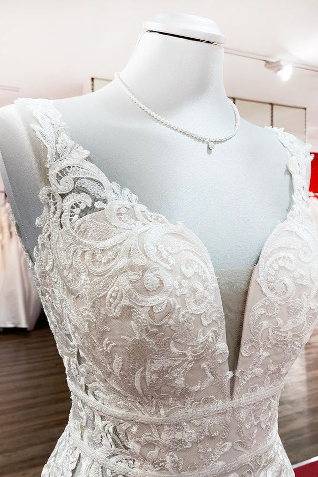 Long Mermaid Tulle Sleeveless Lace Backless Wedding Dress-showprettydress