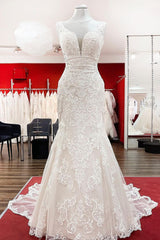 Long Mermaid Tulle Sleeveless Lace Backless Wedding Dress-showprettydress