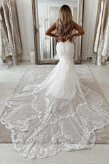 Long Mermaid V-neck Sleeveless Appliques Lace Backless Wedding Dresses-showprettydress