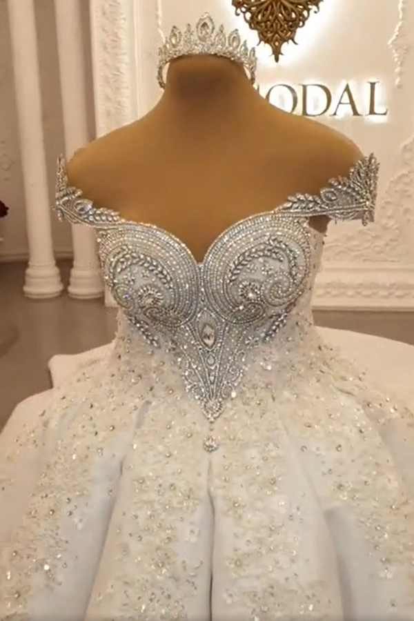 Luxurious Sparkle Beaded Ball Gown Extreme Train Wedding Dress-showprettydress