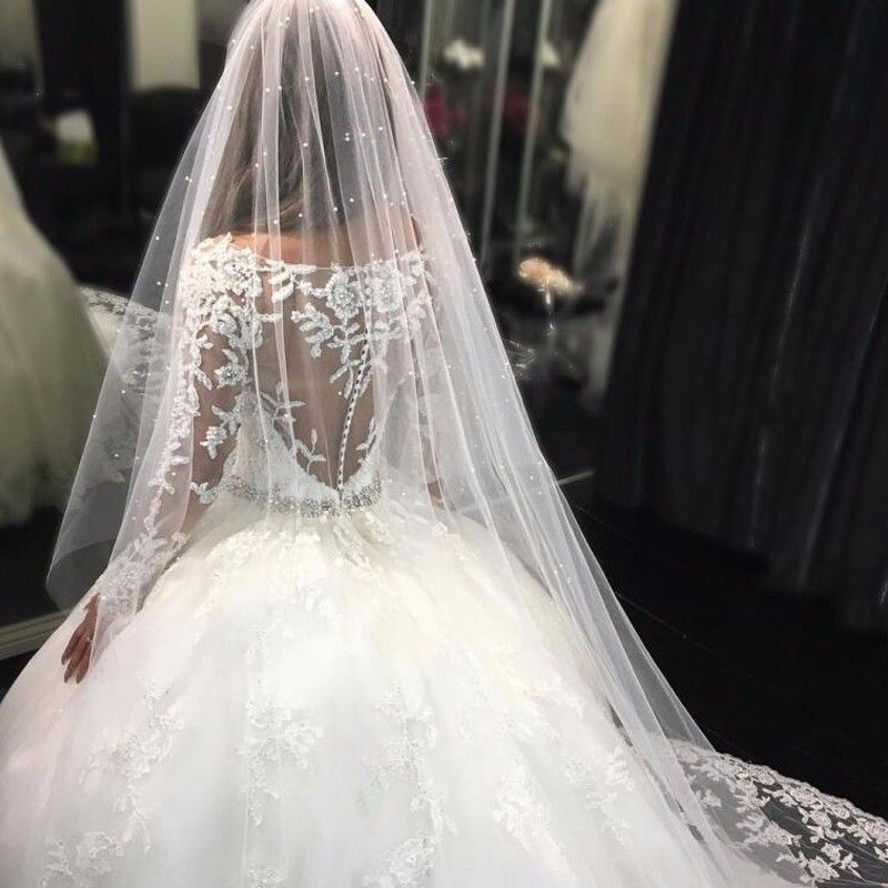 Luxurious Tulle Appliques Scoop Long Sleeves Crystal Wedding Dress-showprettydress