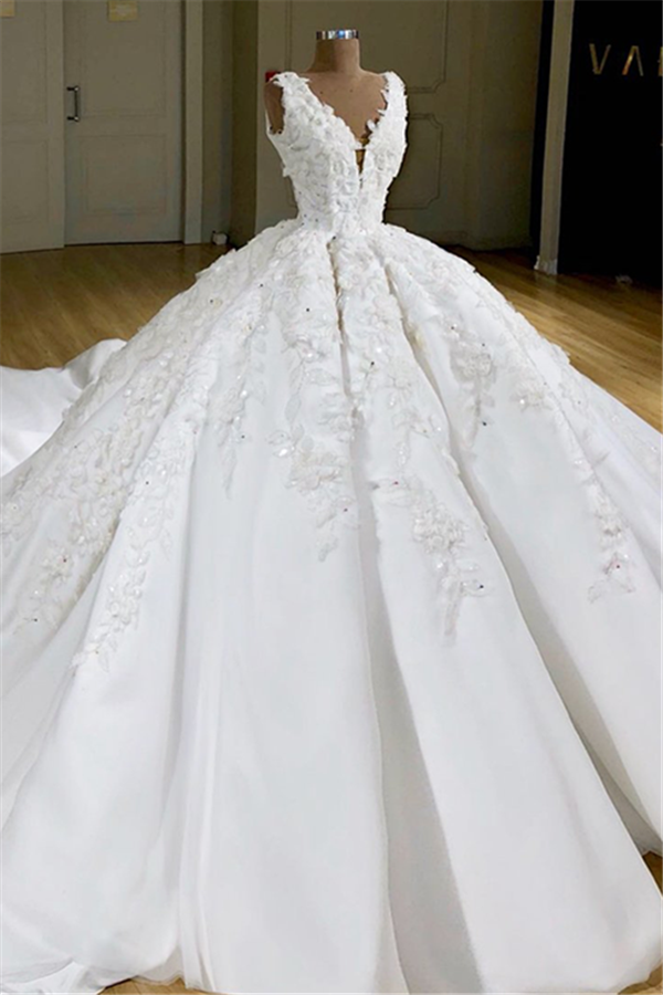 Luxurious V Neck Appliques Princess Ball Gown Delicate Wedding Dress-showprettydress
