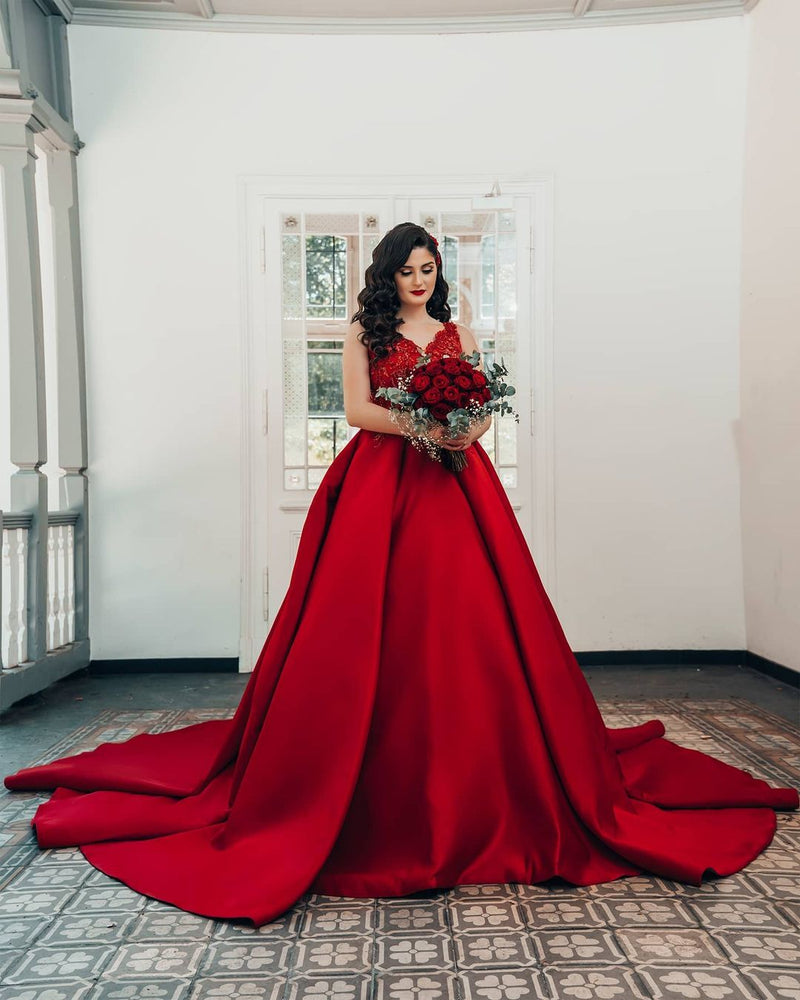 Luxury Long Princess Satin V-neck Wedding Dresses with Lace-showprettydress