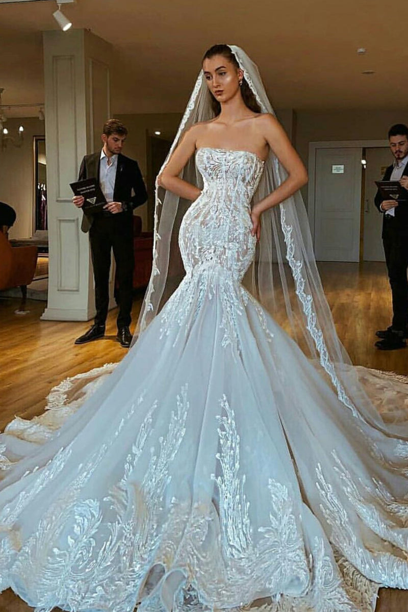 Mermaid Strapless Chapel Train Tulle Lace Applique Backless Wedding Dress-showprettydress