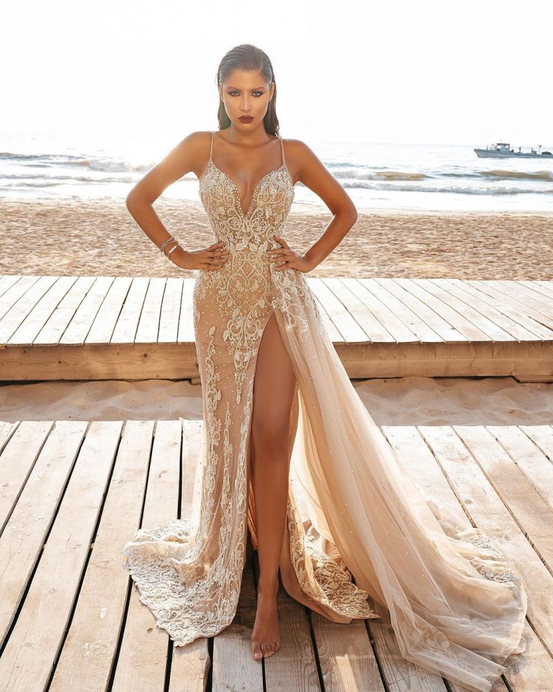 Modern Spaghetti Side Split Tulle Beach Wedding Dress-showprettydress