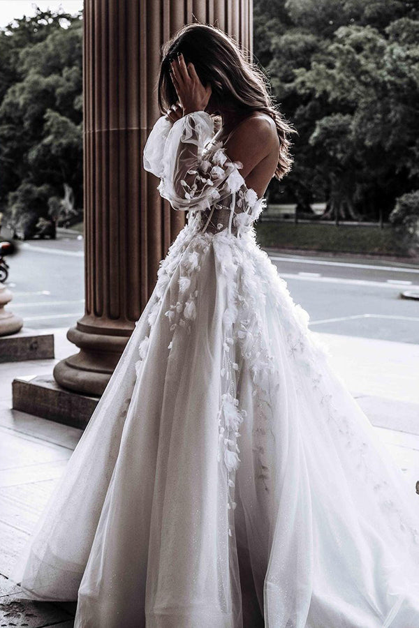 Modern Sweetheart Sleeveless Wedding Dress White 3D Floral Lace Bridal Gown-showprettydress
