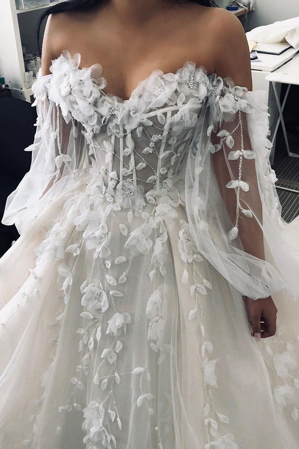 Modern Sweetheart Sleeveless Wedding Dress White 3D Floral Lace Bridal Gown-showprettydress