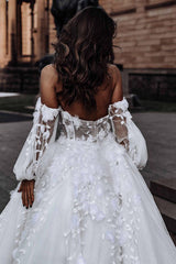 Modern Sweetheart Sleeveless Wedding Dress White 3D Floral Lace Bridal Gown-showprettydress