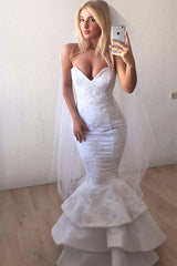 Modern Sweetheart White Lace Appliques Mermaid Ruffless Long Wedding Dress-showprettydress
