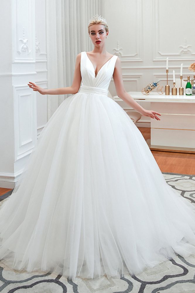 Modern V neck sleeveless White Princess Spring Wedding Dress-showprettydress