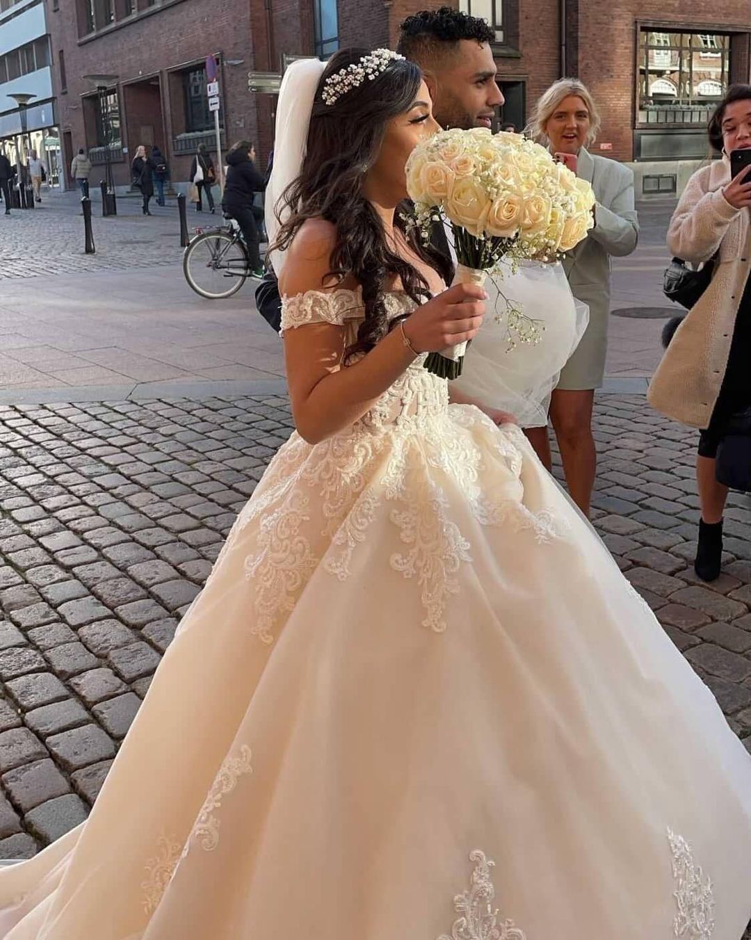 Modest Long A-line Off-the-shoulder Tulle Princess Wedding Dress with Lace-showprettydress