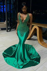 New Arrival Green Halter Lace Up Mermaid Crystal Prom Dresses-showprettydress