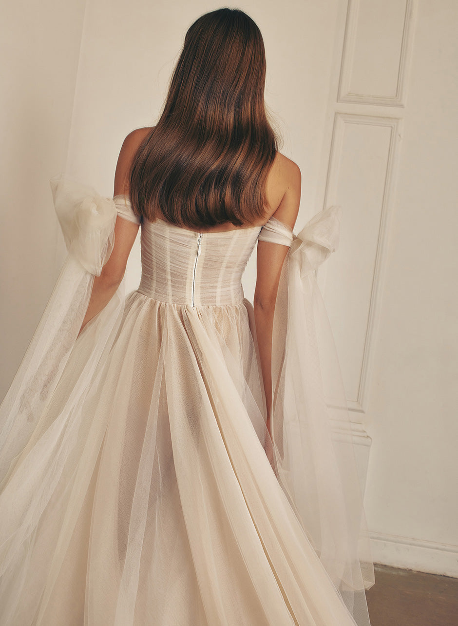 Pleated Tulle Off-The-Shoulder Chic A-line Wedding Dresses Split Front for the Summer Beach-Showprettydress