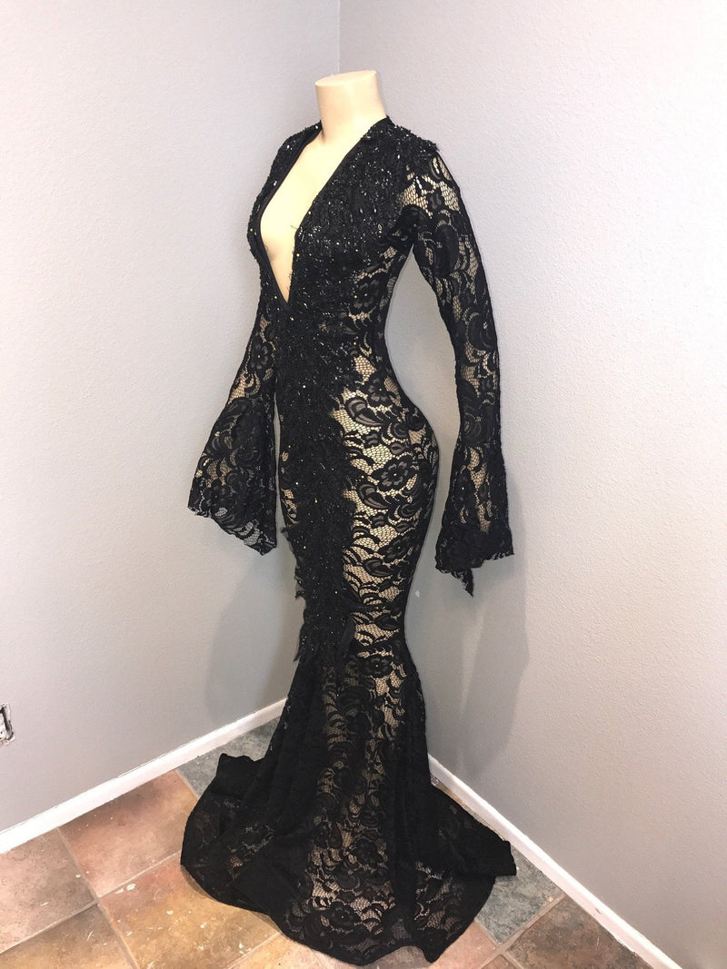 Sexy Long Sleeves Black Mermaid Prom Dress Lace V-neck Long-showprettydress