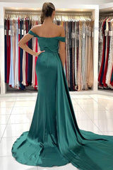 Showprettydess Dark Green Off-the-Shoulder Mermaid Prom Dress with Split & Ruffles-showprettydress