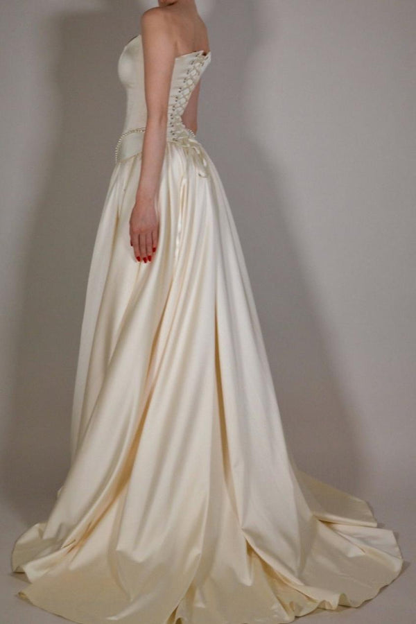 Showprettydess Exquisite Satin Ivory Strapless Sleeveless Pleated Prom Dress with Beadings-showprettydress