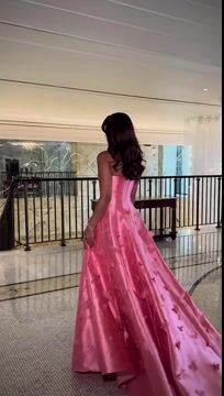 Showprettydess Glamorous Satin Sleeveless Strapless Appliqué Prom Dress with Sequins-showprettydress